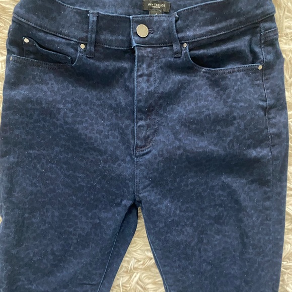 Loft Dark Leopard Print Skinny Jeans EUC - Picture 5 of 9